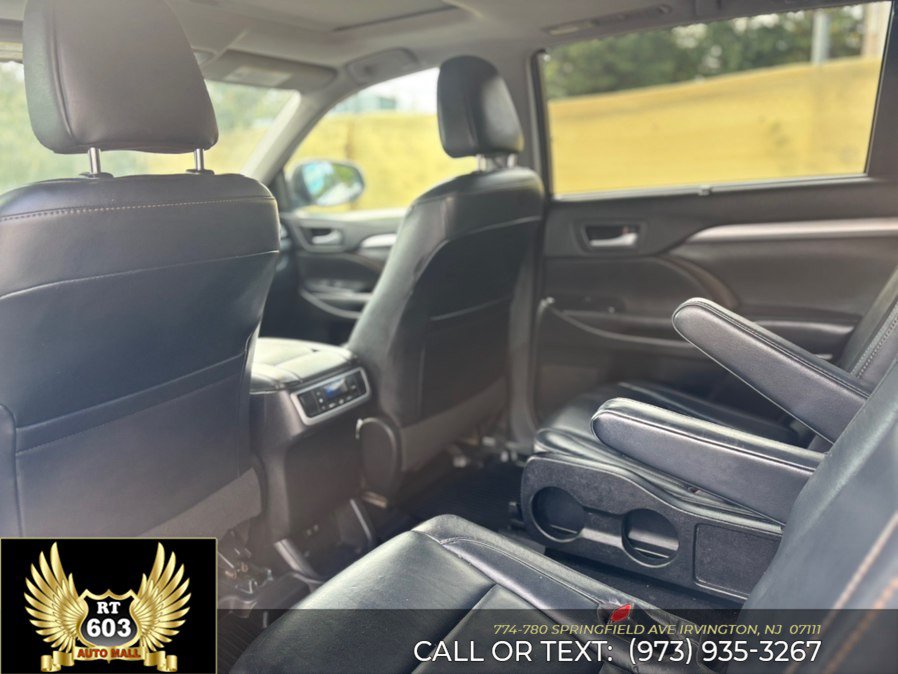 Used 2017 Toyota Highlander XLE AWD/4WD image 8