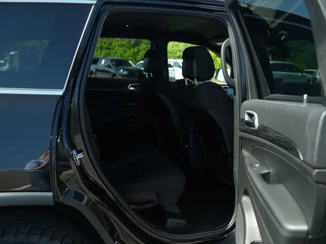 Used 2022 Jeep Grand Cherokee Laredo E RWD image 22
