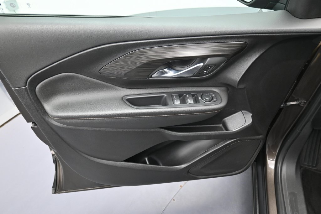 Used 2020 GMC Terrain SLT FWD image 9