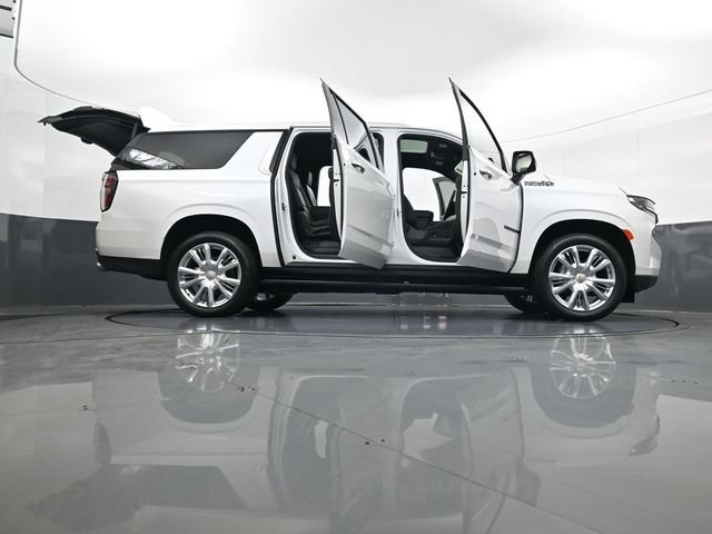 Used 2024 Chevrolet Suburban High Country AWD/4WD image 34