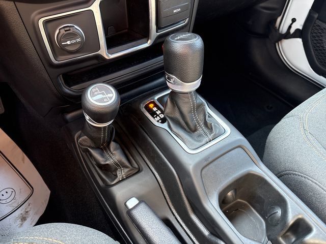 Used 2024 Jeep Gladiator Sport AWD/4WD image 18