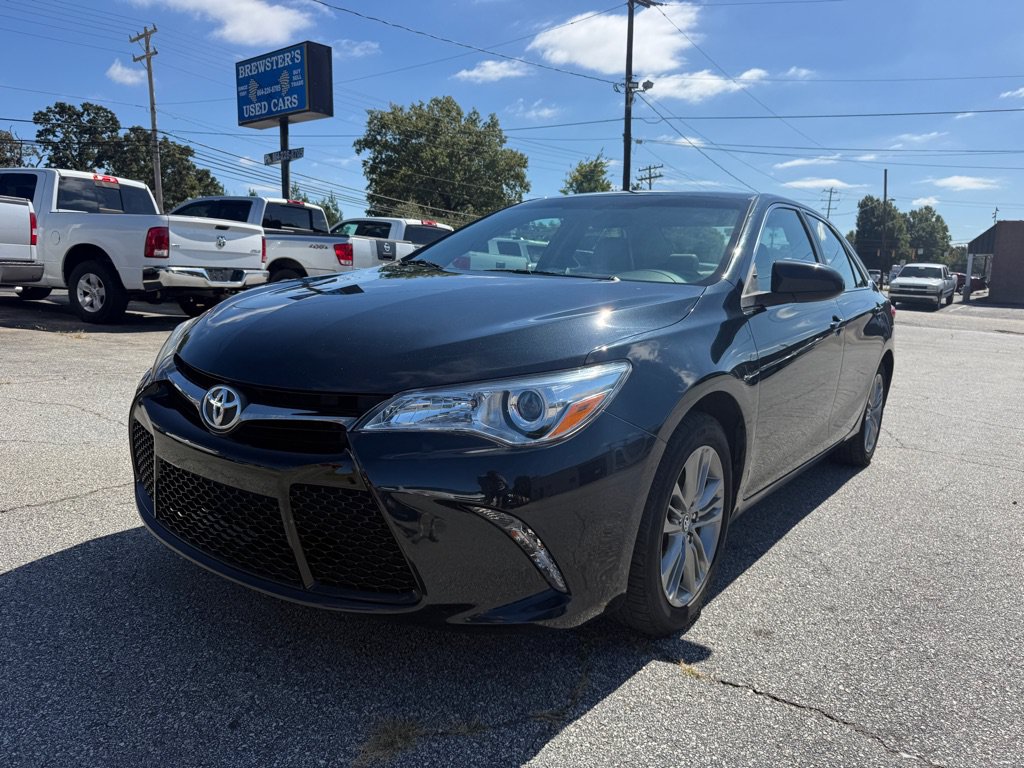 Used 2017 Toyota Camry SE