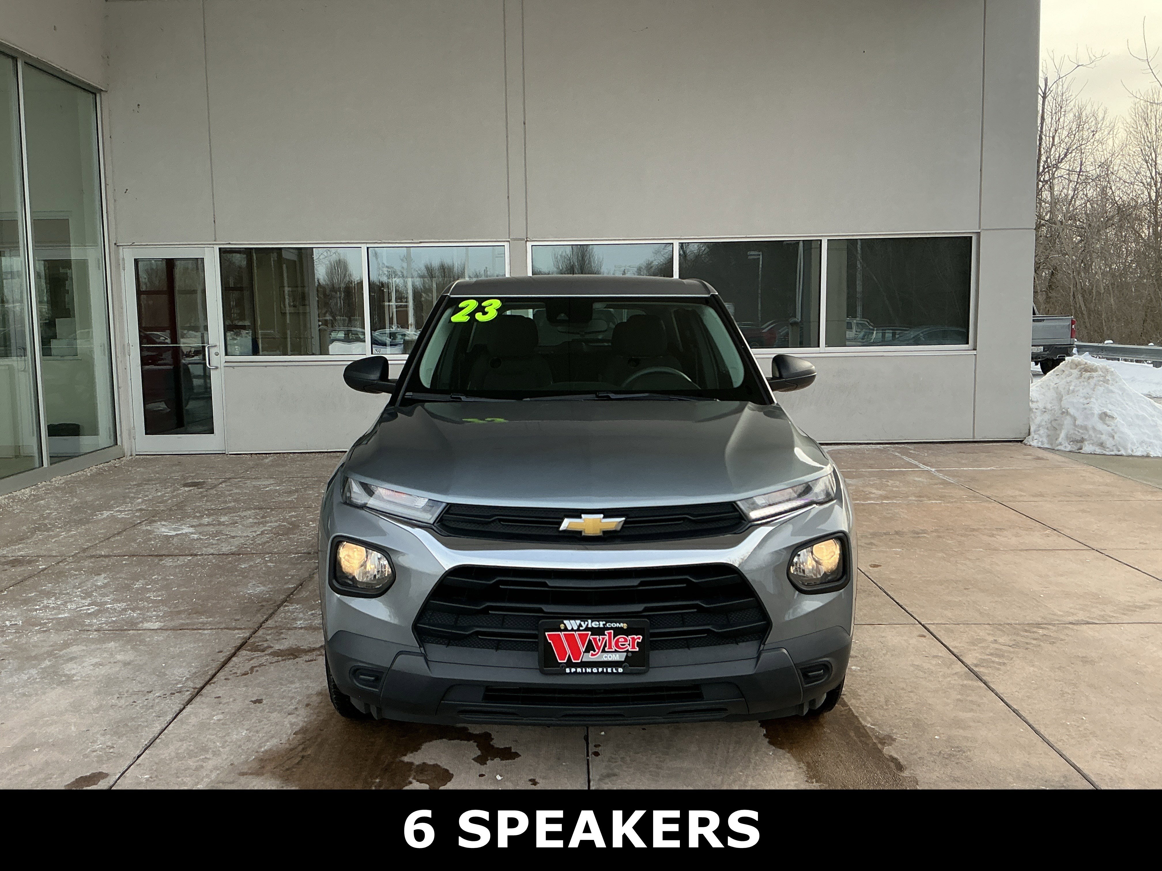 Used 2023 Chevrolet TrailBlazer LS image 2