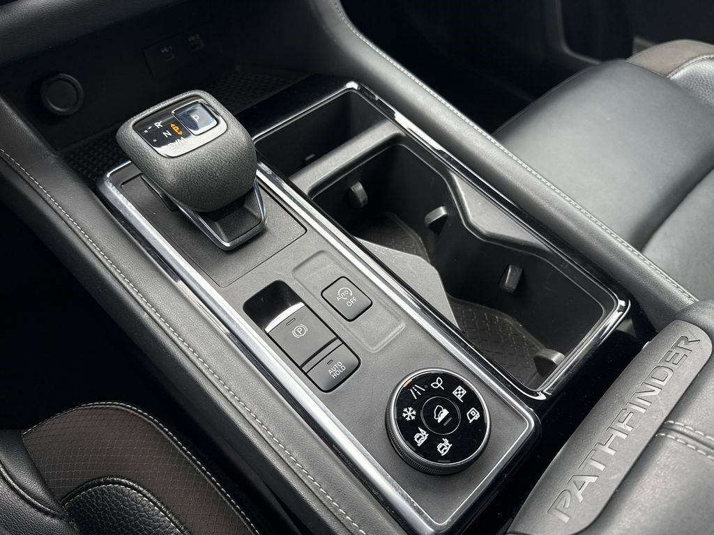 Used 2022 Nissan Pathfinder SL image 35