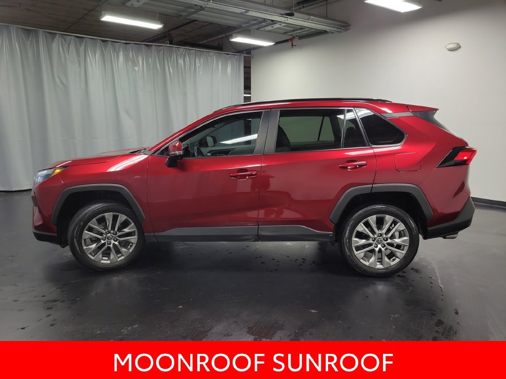 Used 2023 Toyota RAV4 XLE Premium FWD image 5