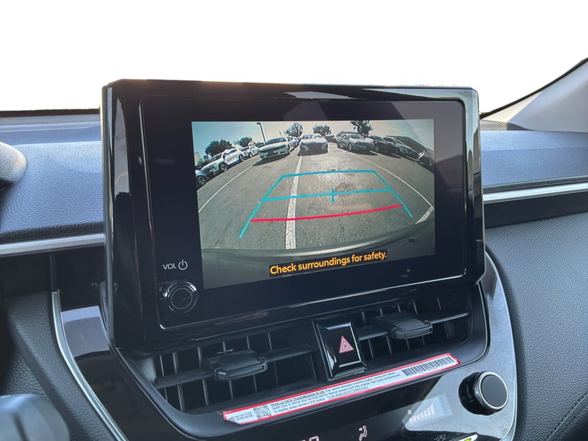 Used 2025 Toyota Corolla Cross LE FWD image 10
