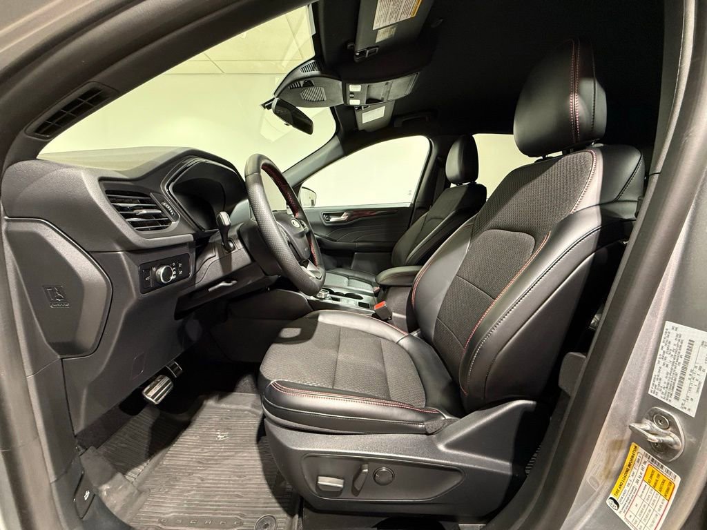 Used 2024 Ford Escape ST-Line w/ Tech Pack #1 AWD/4WD image 13