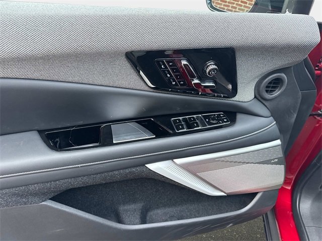 New 2025 Cadillac Optiq Sport 2 w/ LPO, Floor Liner Package image 15