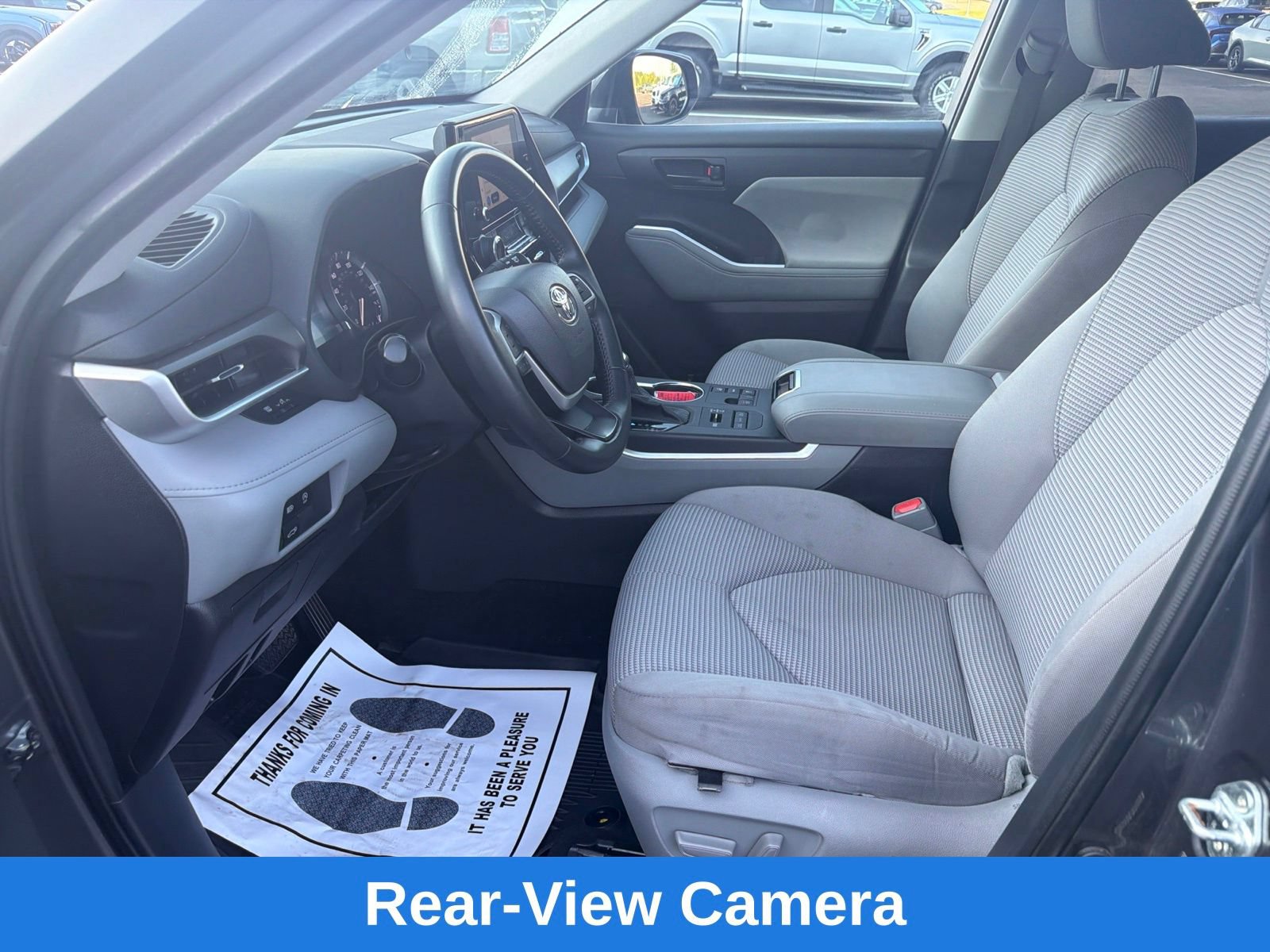 Used 2023 Toyota Highlander LE AWD/4WD image 13
