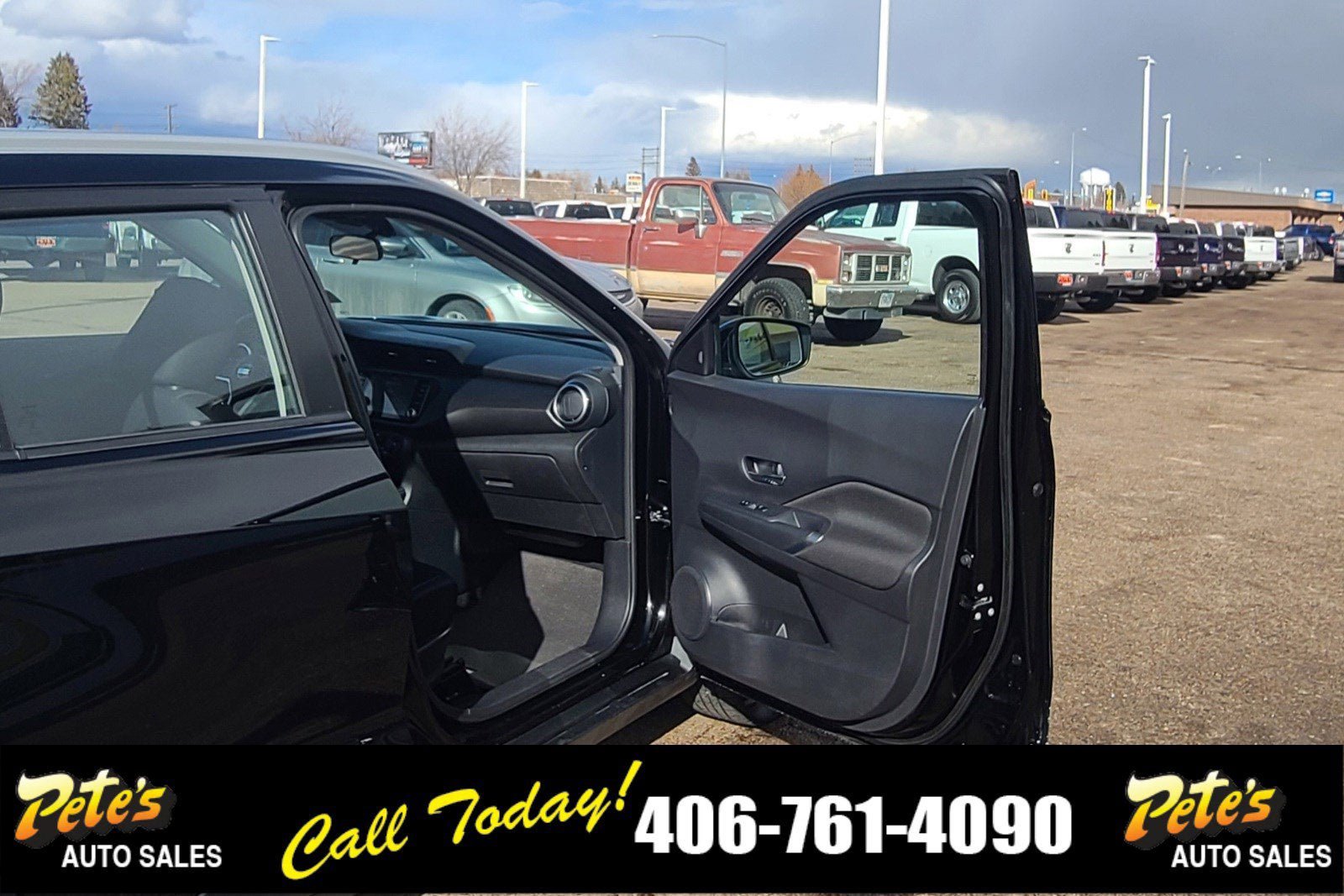 Used 2021 Nissan Kicks SV FWD image 14