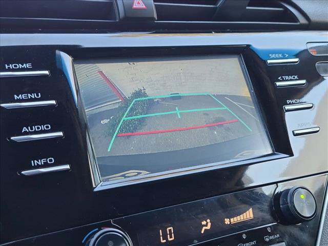 Used 2018 Toyota Camry SE FWD image 13