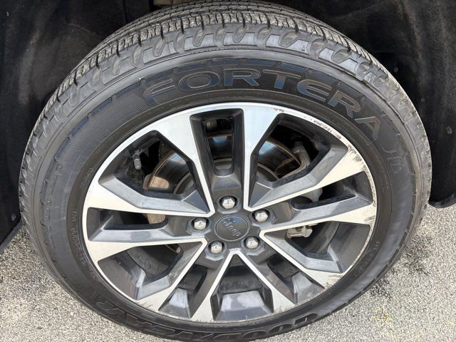 Used 2022 Jeep Grand Cherokee L Overland w/ Luxury Tech Group IV AWD/4WD image 9
