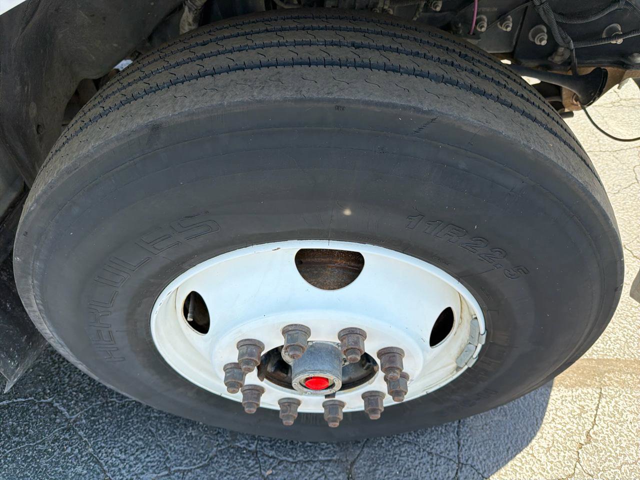 Used 2019 Ford F750 2WD Crew Cab Super Duty image 9