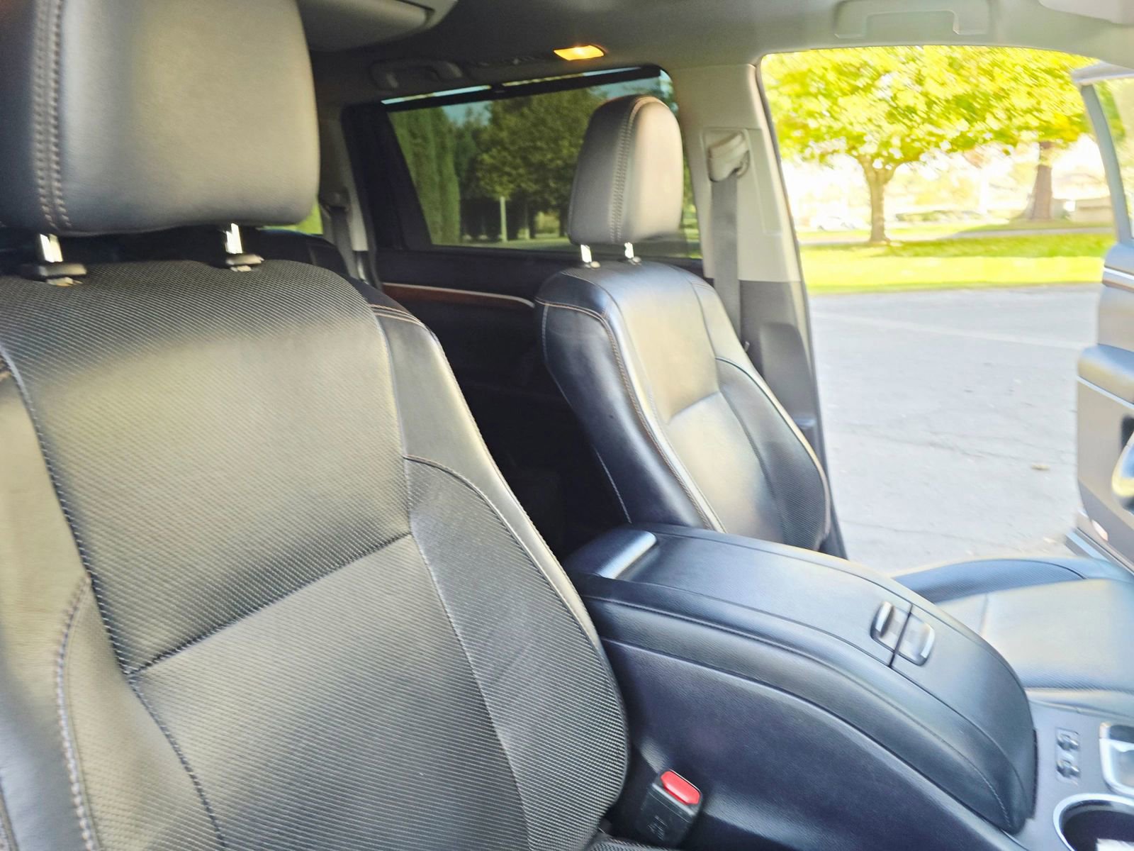 Used 2016 Toyota Highlander Limited image 29