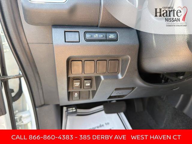 Certified 2024 Nissan Frontier SV w/ Tow Package AWD/4WD image 17