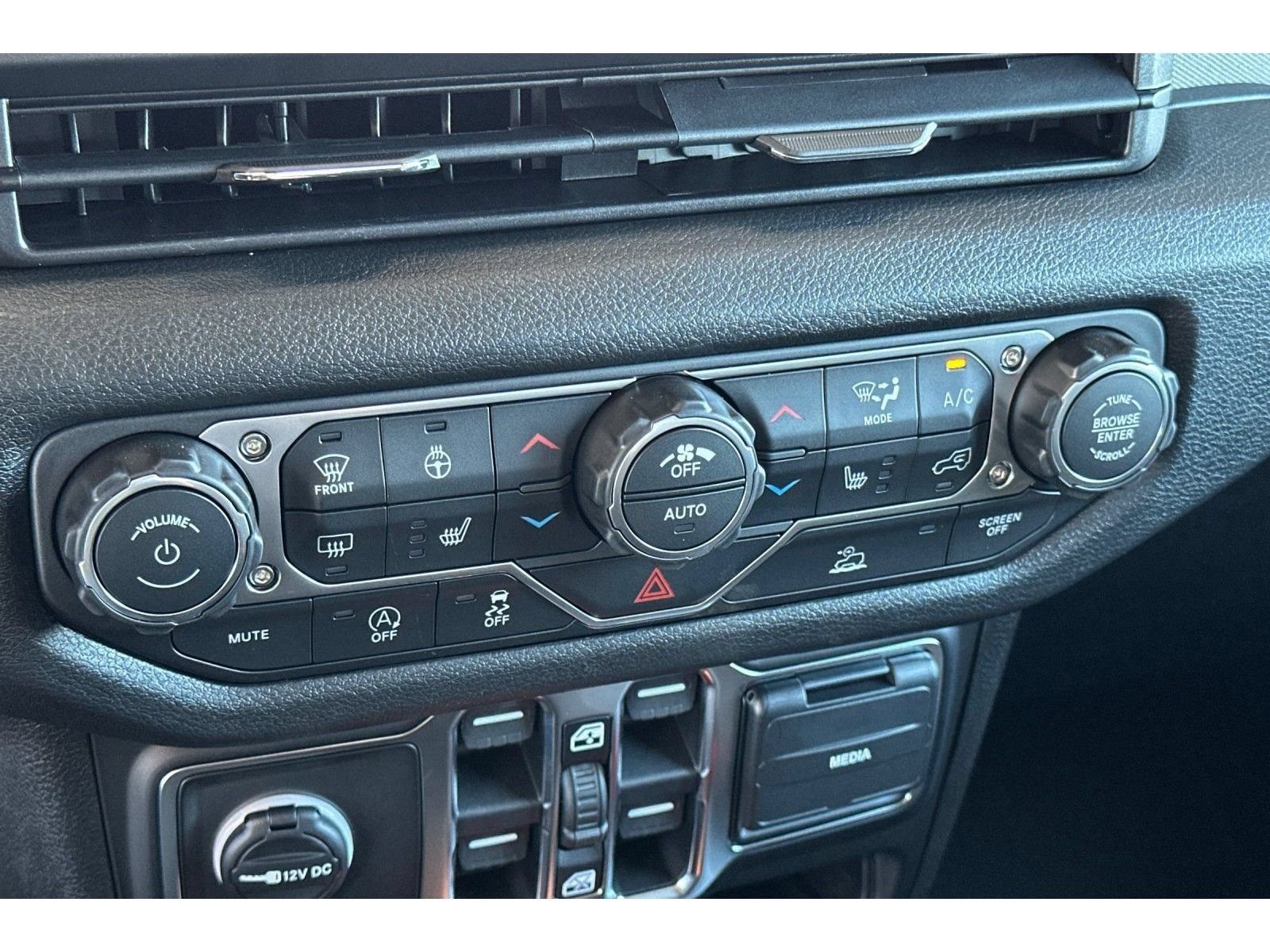 New 2026 Jeep Gladiator Sport AWD/4WD image 20