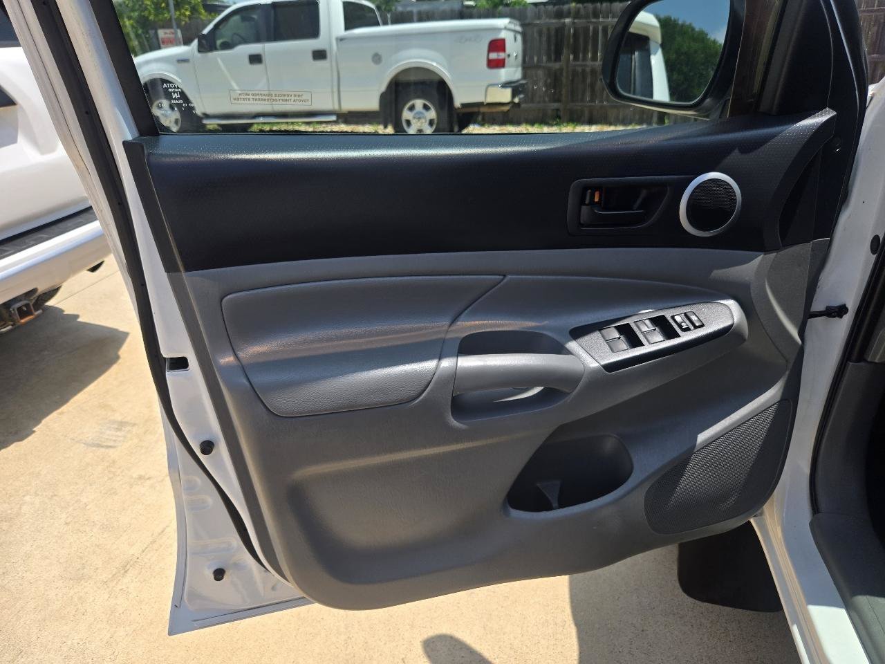Used 2012 Toyota Tacoma PreRunner w/ SR5 Pkg RWD image 18