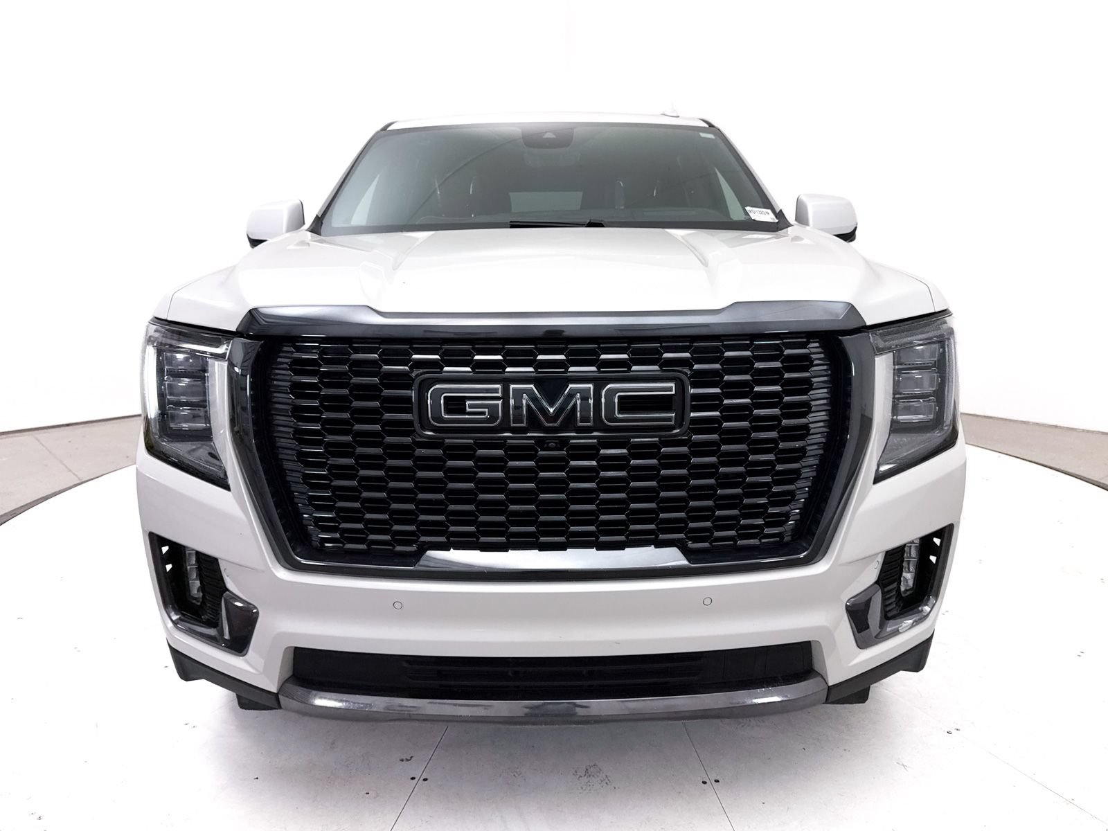Used 2024 GMC Yukon Denali Ultimate AWD/4WD image 16