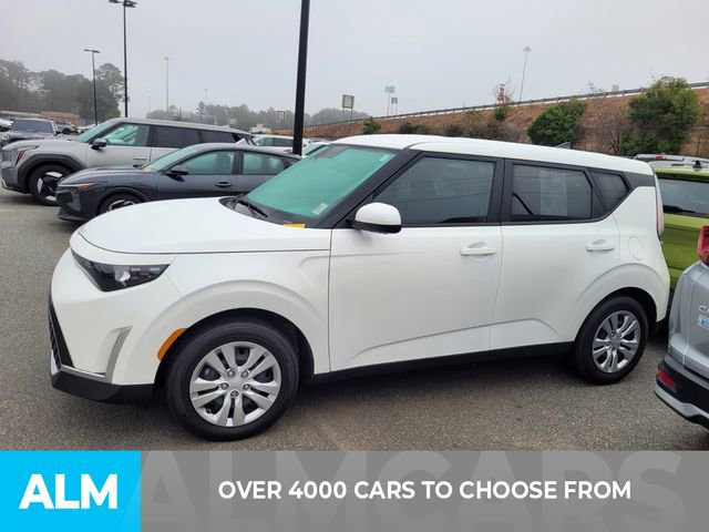 Used 2024 Kia Soul LX image 3