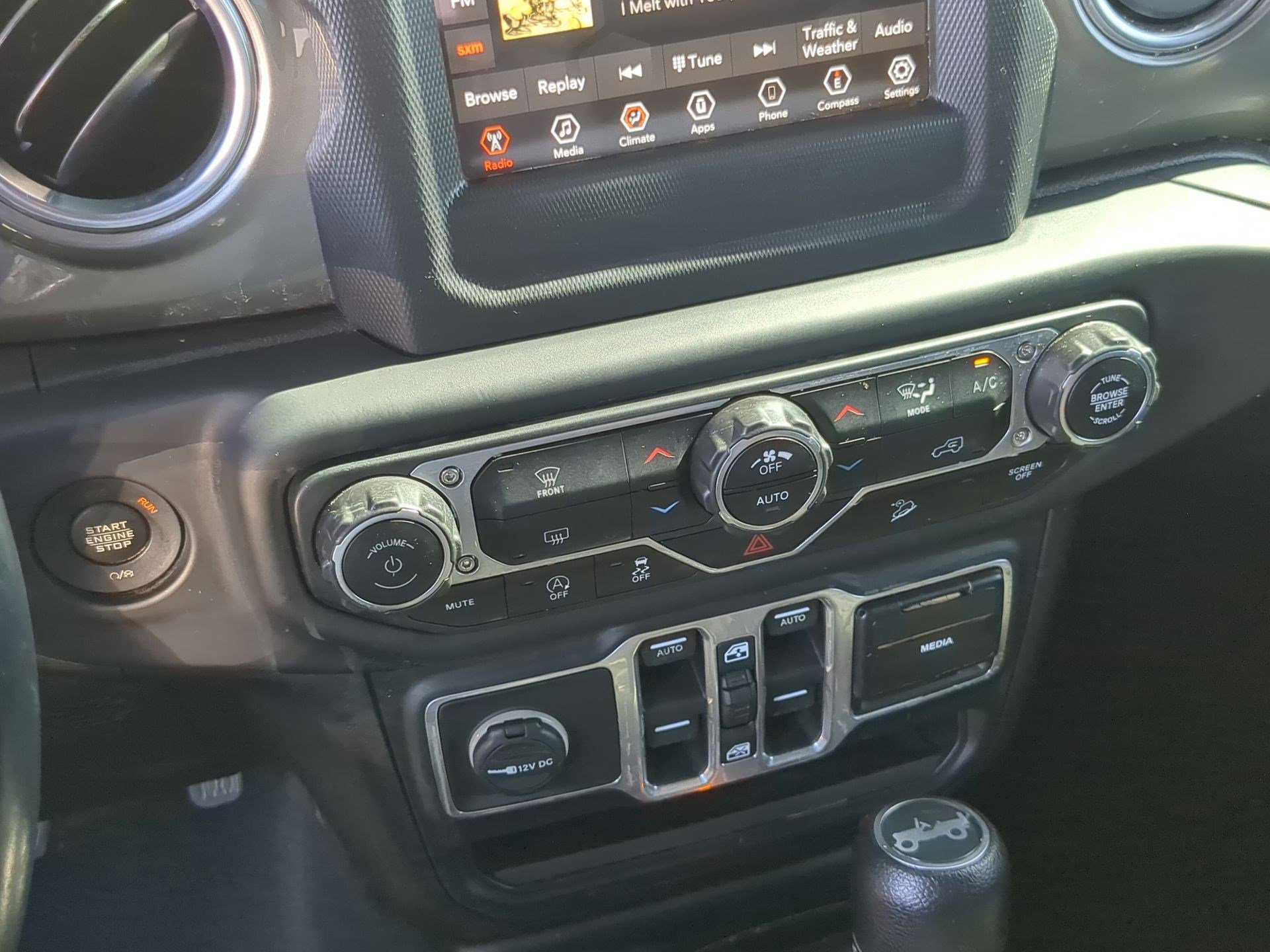 Used 2018 Jeep Wrangler Unlimited Sahara image 18