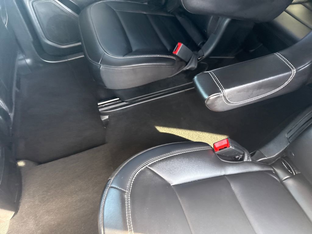 Used 2023 Ford Explorer XLT w/ Equipment Group 202A image 18