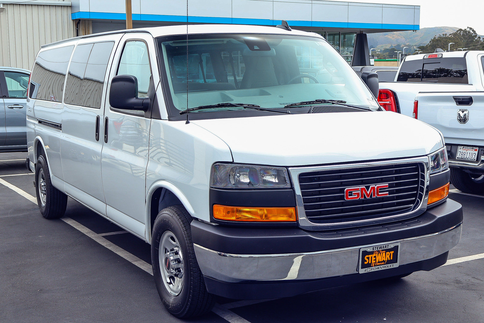 Used 2025 GMC Savana 3500 LT w/ LT Preferred Equipment Group RWD image 19
