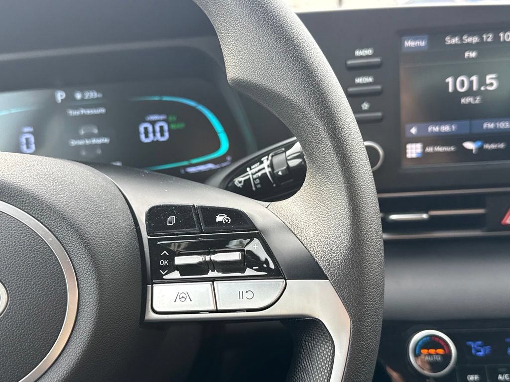 Certified 2025 Hyundai Elantra Hybrid FWD image 28