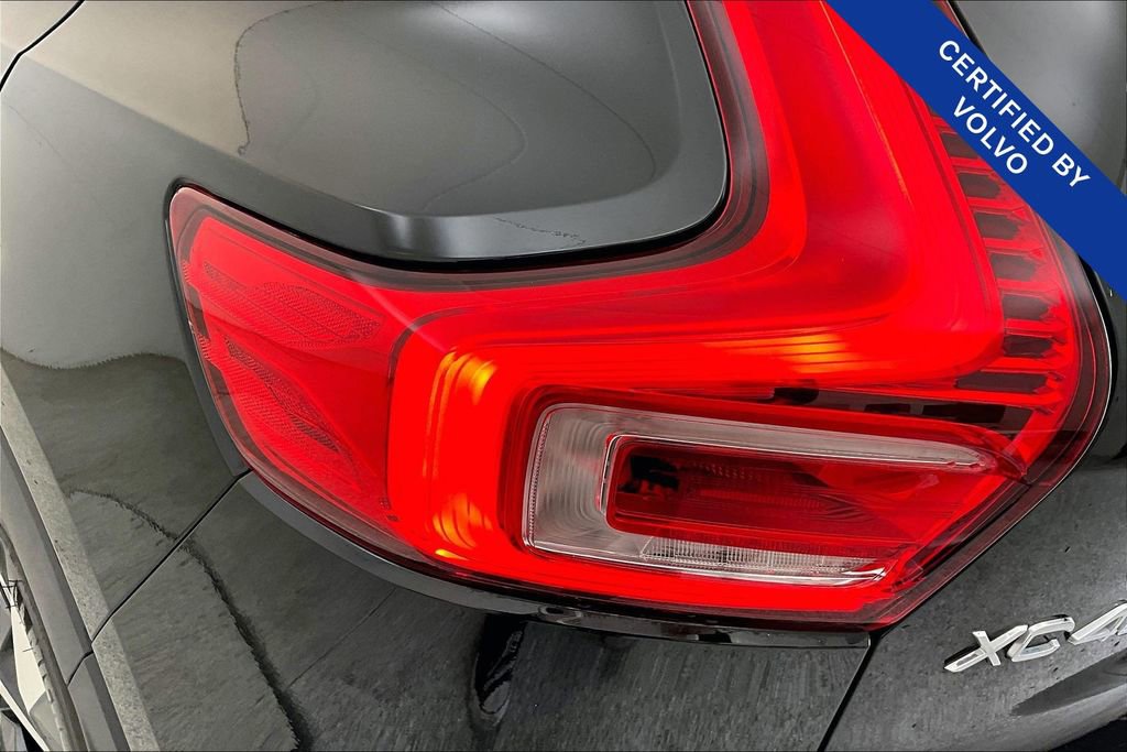 Certified 2025 Volvo XC40 B5 Plus image 41