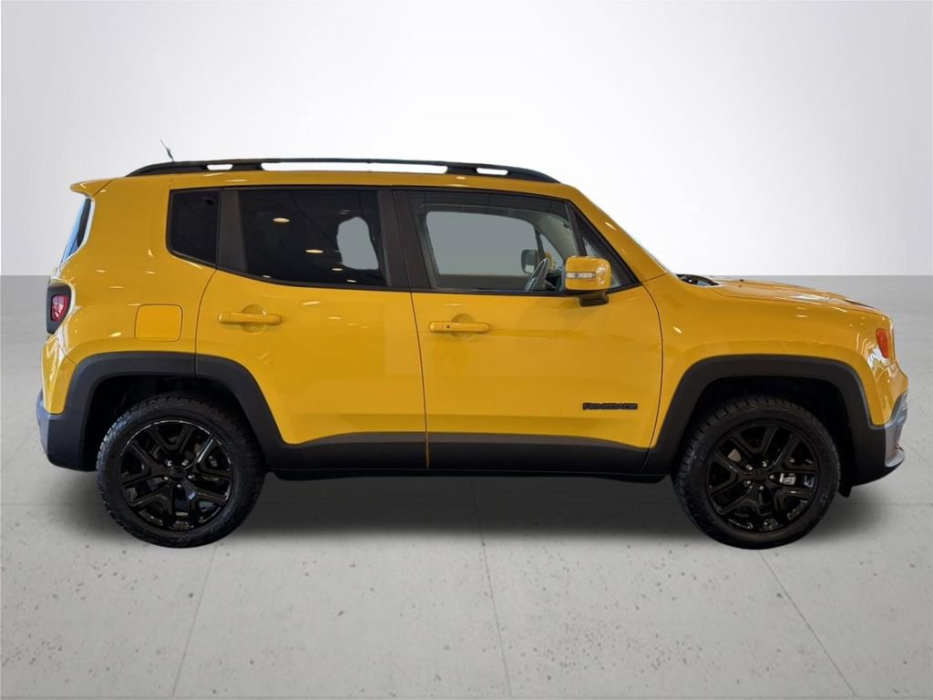 Used 2017 Jeep Renegade Altitude AWD/4WD image 6