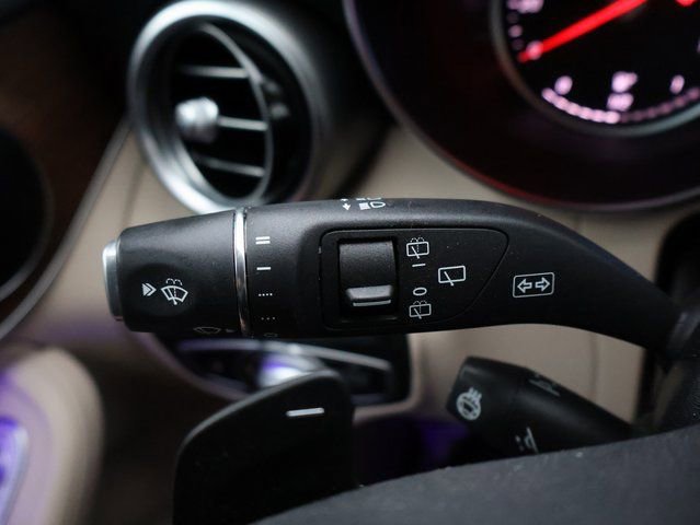 Used 2020 Mercedes-Benz GLC 300 4MATIC w/ Premium Package image 37