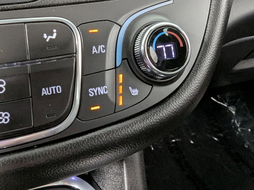 Used 2020 Chevrolet Malibu LT w/ Leather Package FWD image 21