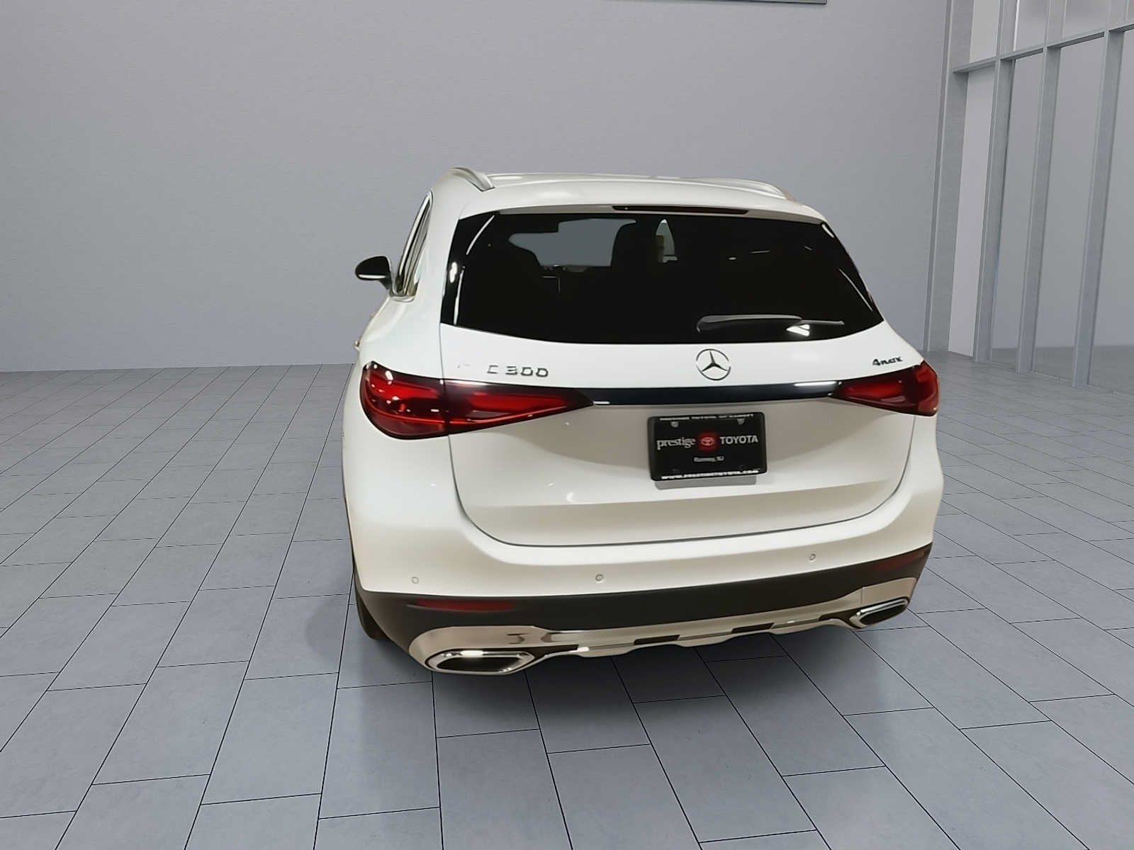 Used 2024 Mercedes-Benz GLC 300 4MATIC image 7