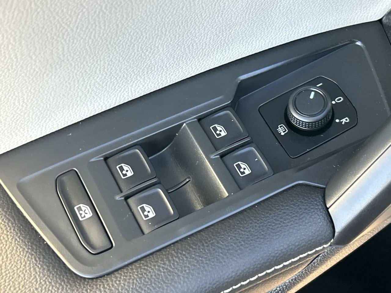 Certified 2023 Volkswagen Tiguan S FWD image 18