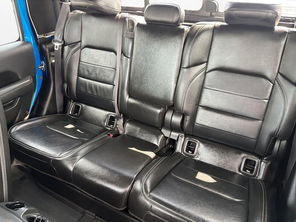 Used 2022 Jeep Gladiator Overland w/ Popular Equipment Package AWD/4WD image 22