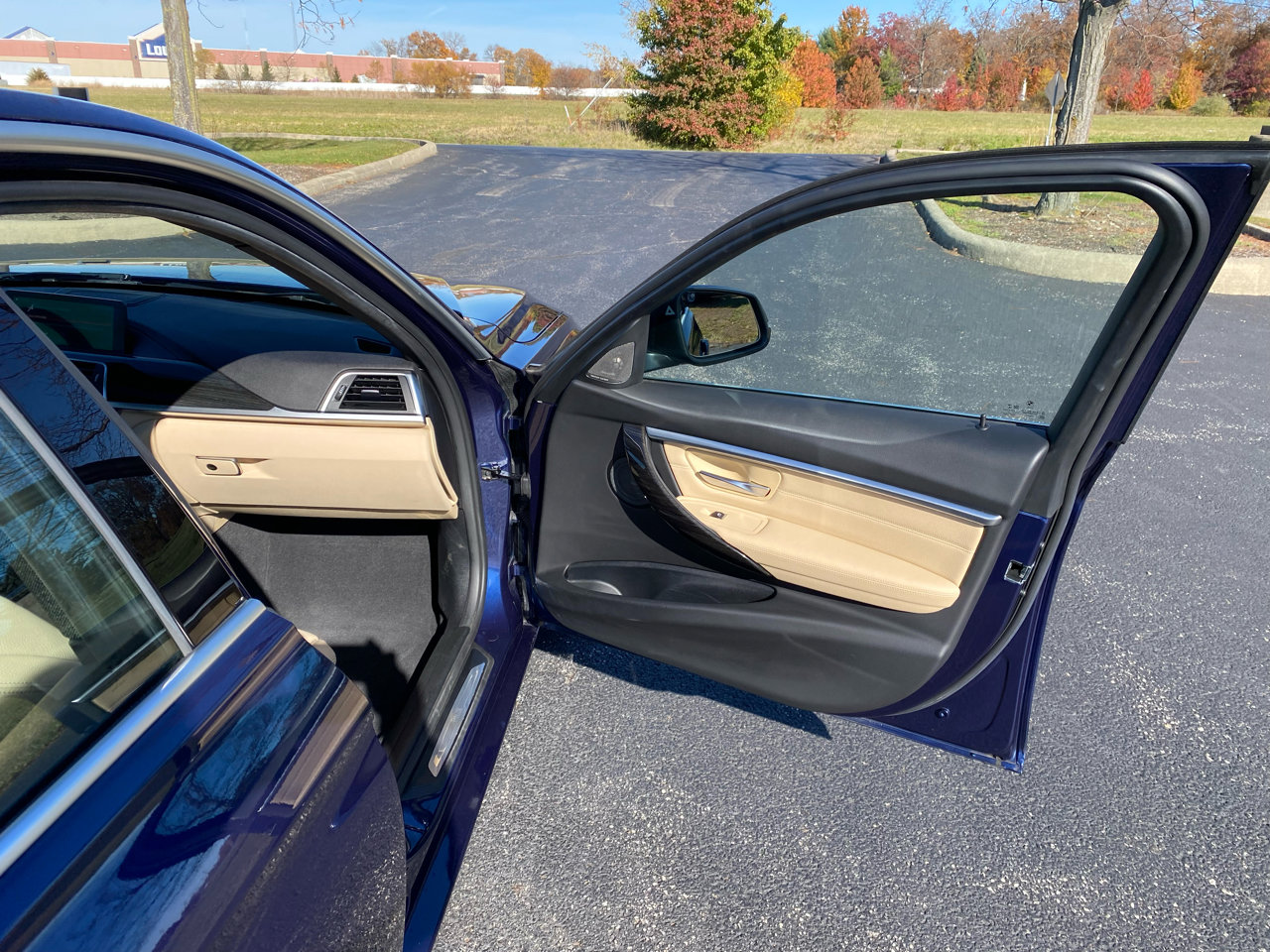 Used 2018 BMW 330i xDrive 330i xDrive SULEV Sedan w/ Premium Package image 15