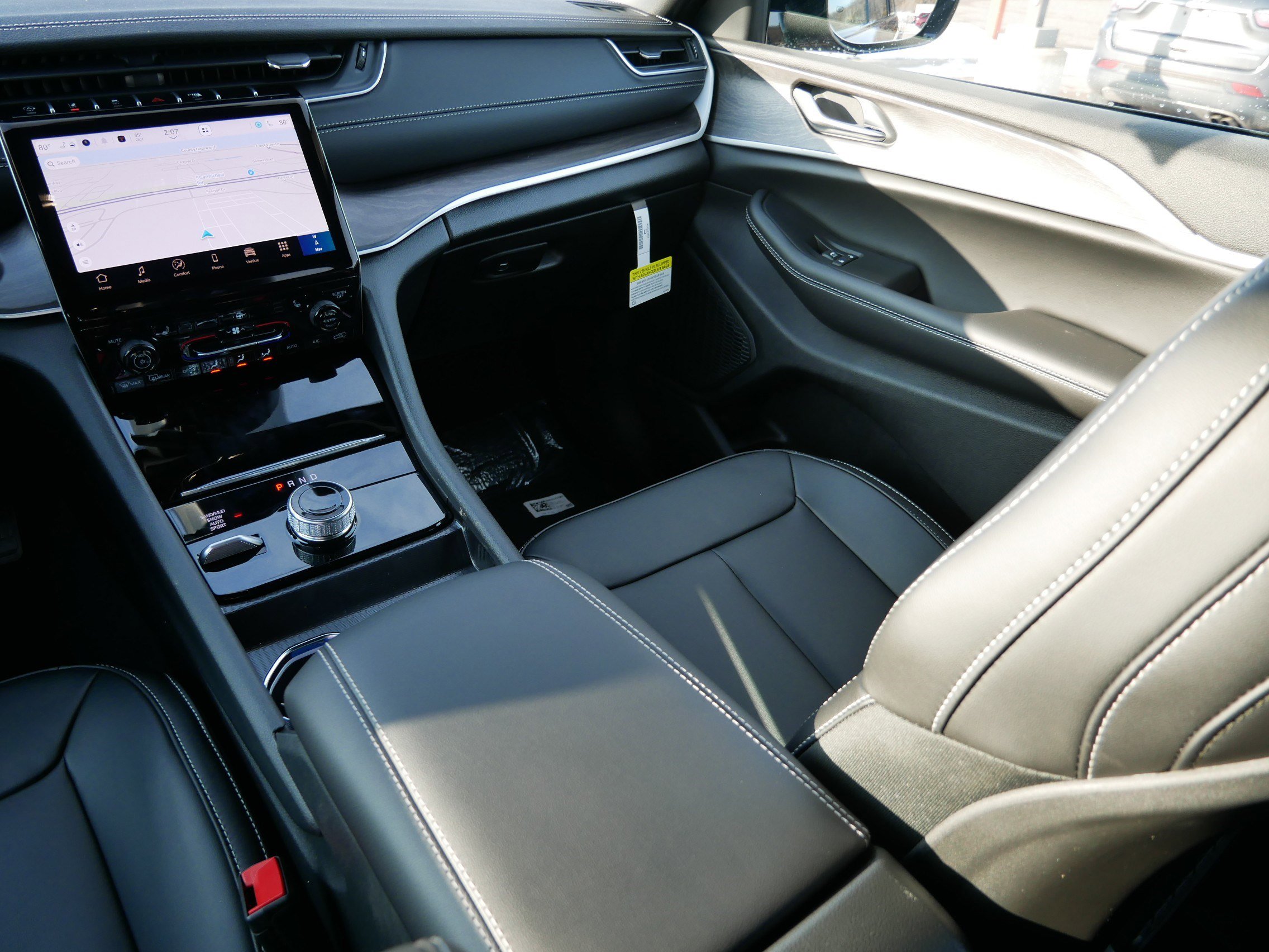 New 2025 Jeep Grand Cherokee L Limited w/ Black Appearance Package image 11