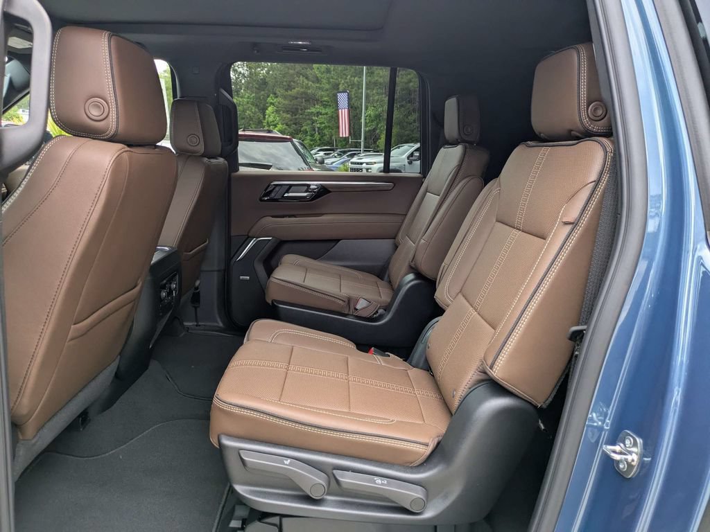 New 2026 Chevrolet Suburban High Country AWD/4WD image 17