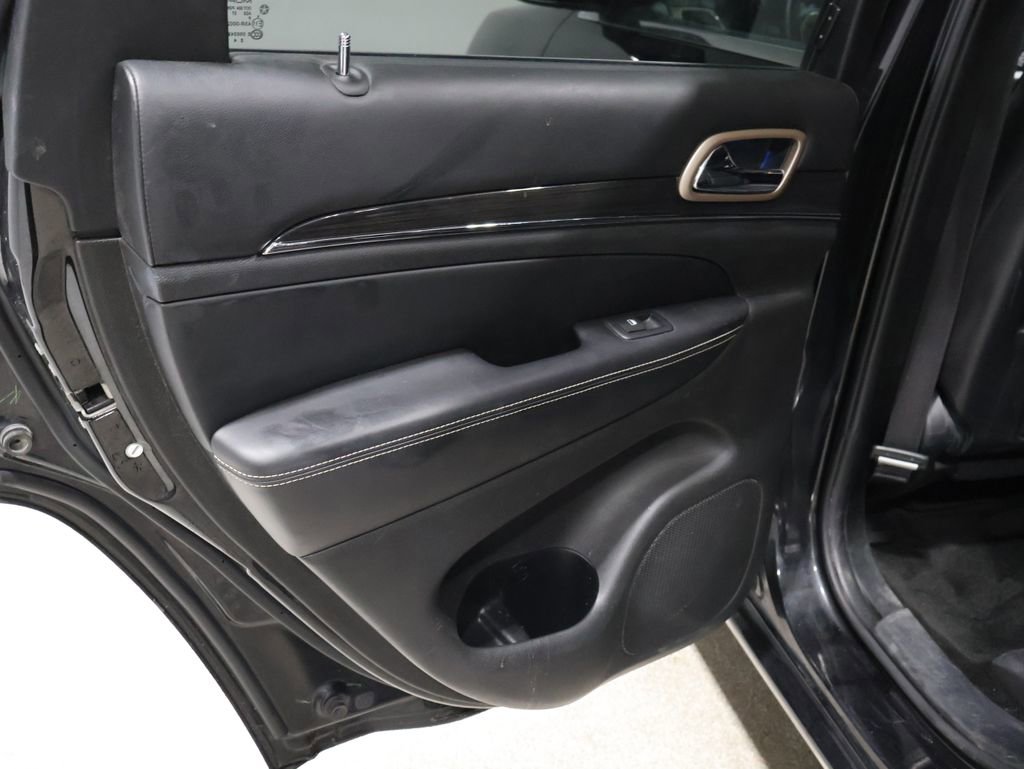 Used 2015 Jeep Grand Cherokee Overland w/ Advanced Technology Group image 21