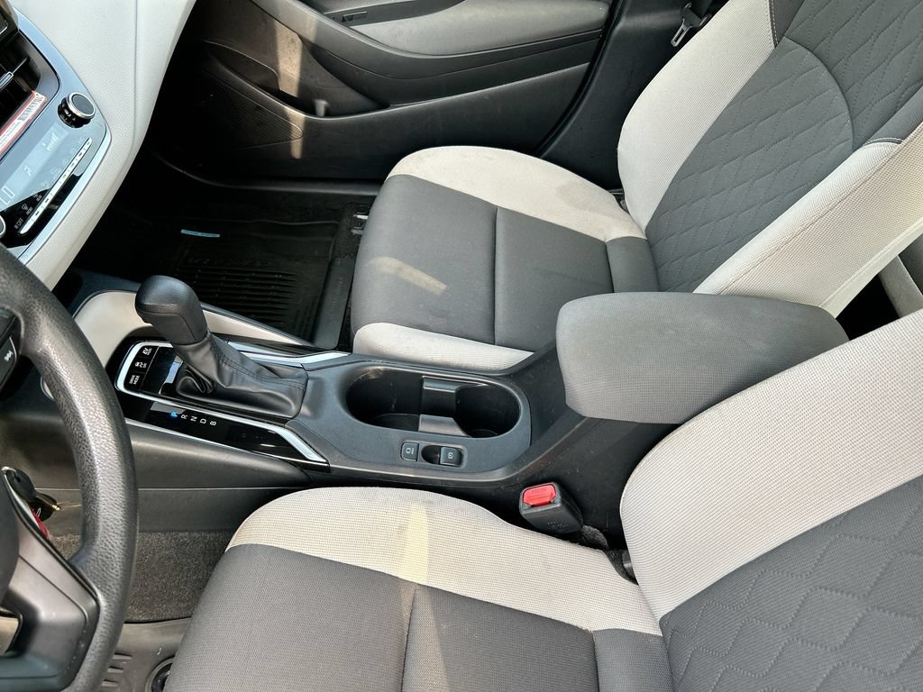 Used 2025 Toyota Corolla LE FWD image 27