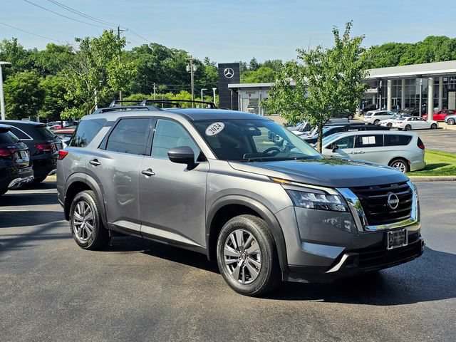 Used 2024 Nissan Pathfinder SV w/ Lighting Package (N92)
