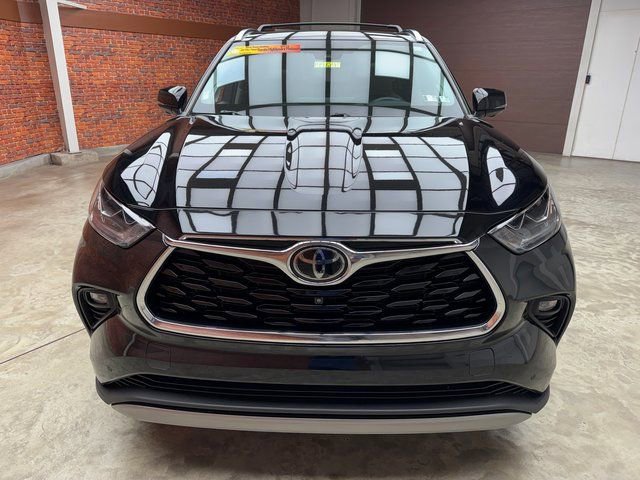 Used 2023 Toyota Highlander Platinum image 6