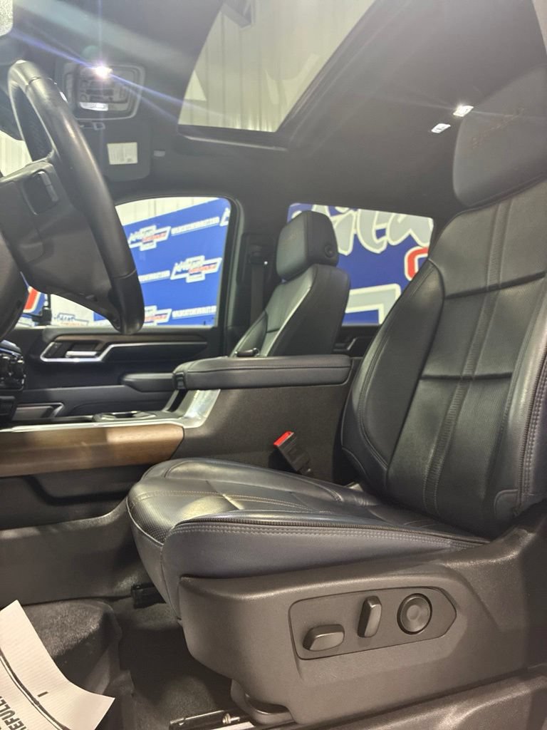 Used 2025 Chevrolet Silverado 2500 High Country w/ High Country Premium Package AWD/4WD image 18