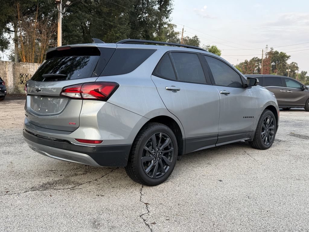 Used 2023 Chevrolet Equinox RS w/ RS Leather Package FWD image 5