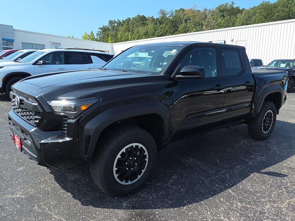 Used 2025 Toyota Tacoma TRD Off-Road AWD/4WD image 4
