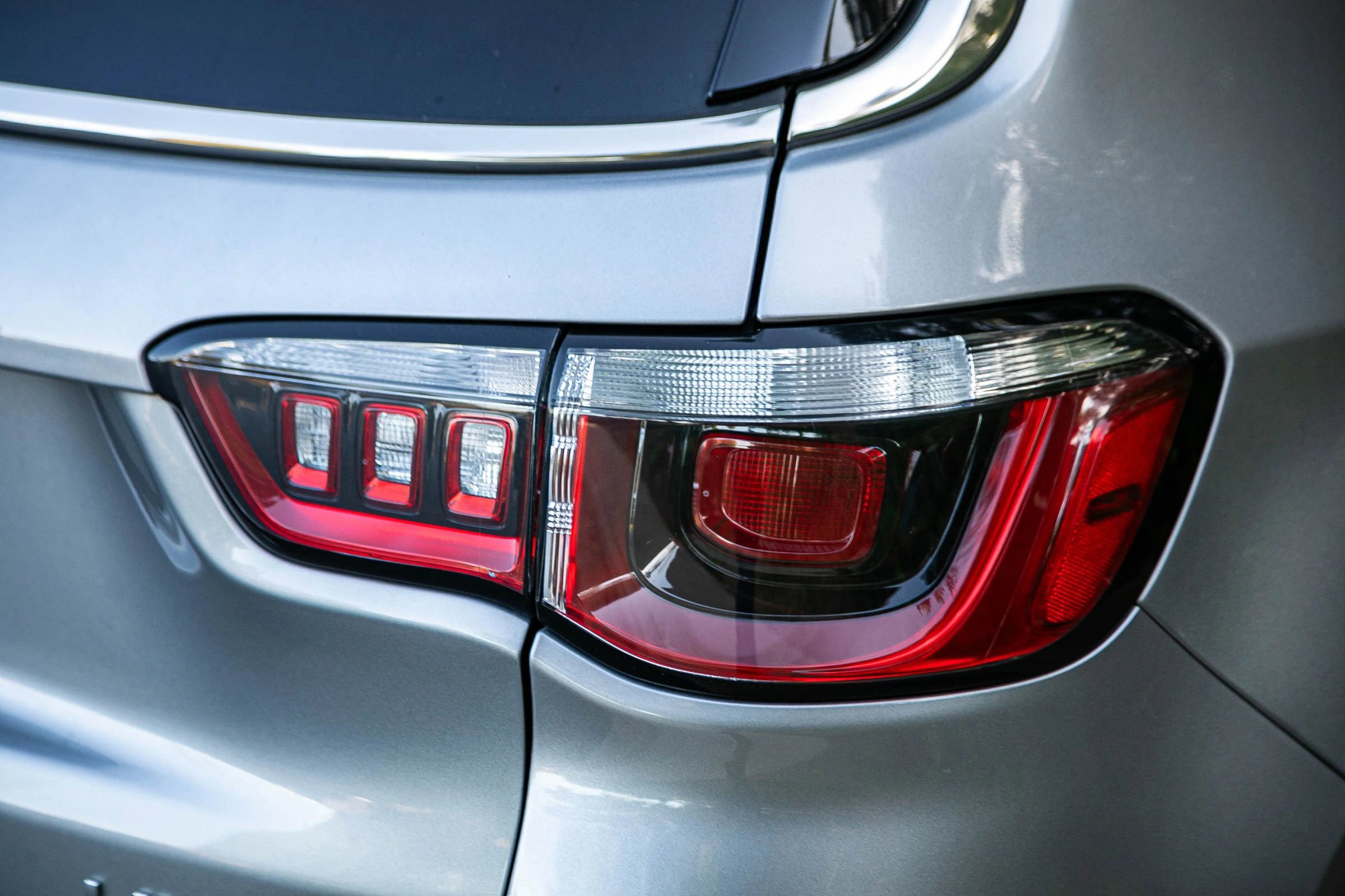 Used 2019 Jeep Compass Limited image 9