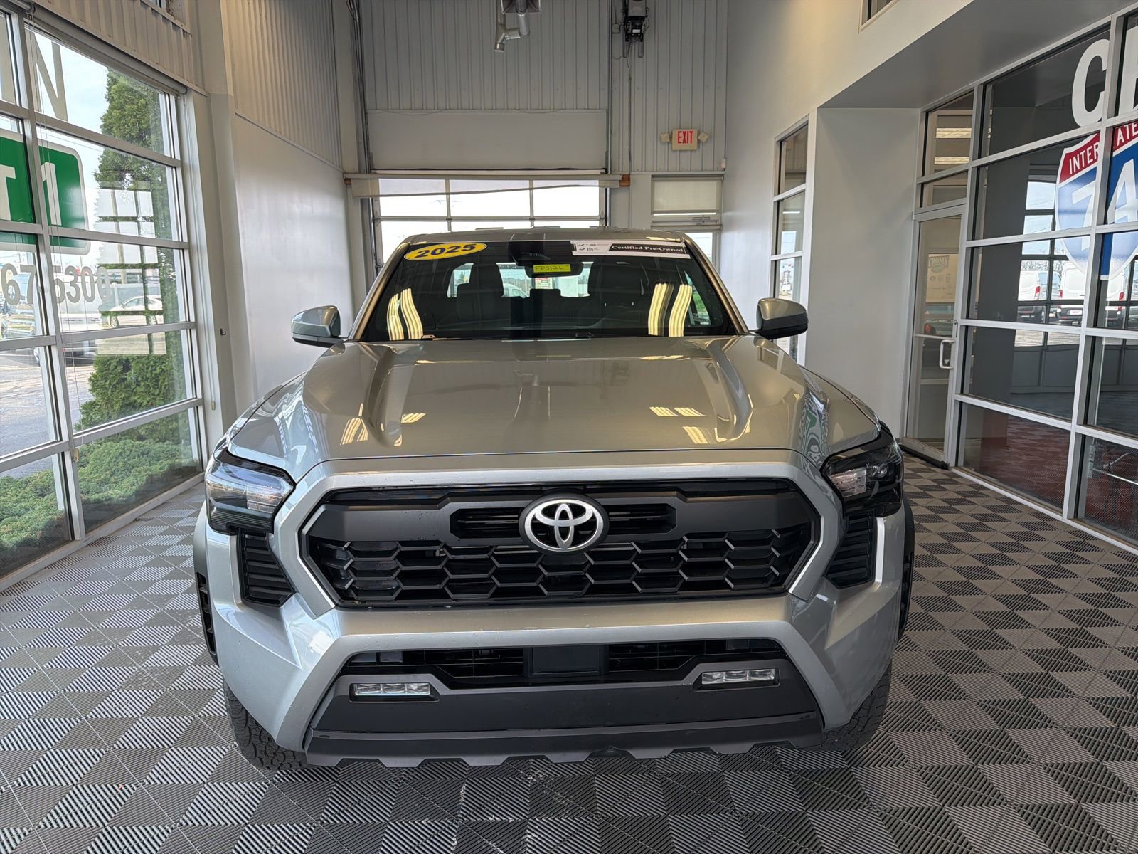 Used 2025 Toyota Tacoma TRD Off-Road image 2