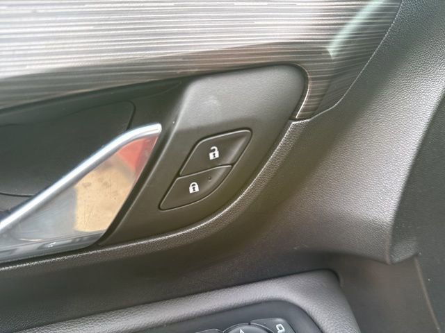 Used 2023 GMC Terrain SLE w/ Driver Convenience Package image 11