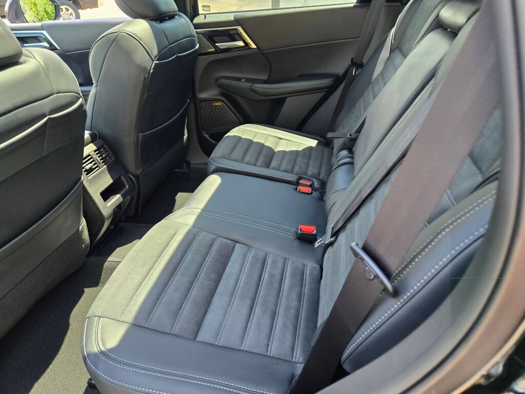 New 2026 Mitsubishi Outlander SE AWD/4WD image 15