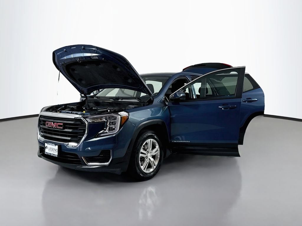 Used 2024 GMC Terrain SLE AWD/4WD image 17