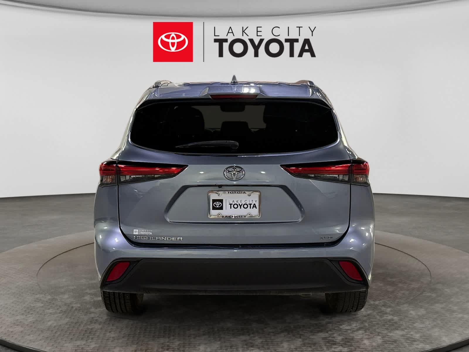 Used 2020 Toyota Highlander XLE FWD image 7